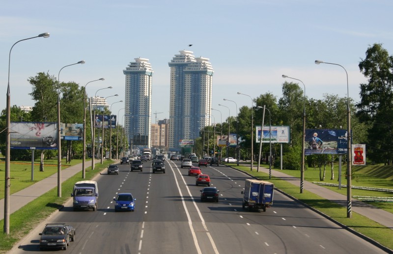 Sparrow Hills Towers 1-3 (Moscow) seen from Moscow's fourth ring road 