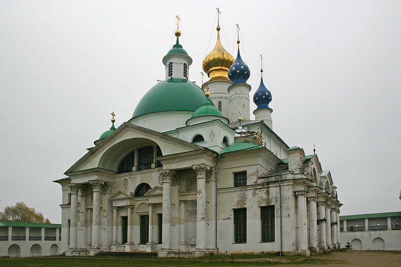 Media File No. 98582 17th-century churches, dedicated to the Conception of St Anna and to the Transfiguration of Our Saviour. The Yakovlevsky monastery. Rostov (Rostov the Great), Yaroslavl Oblast, Russia