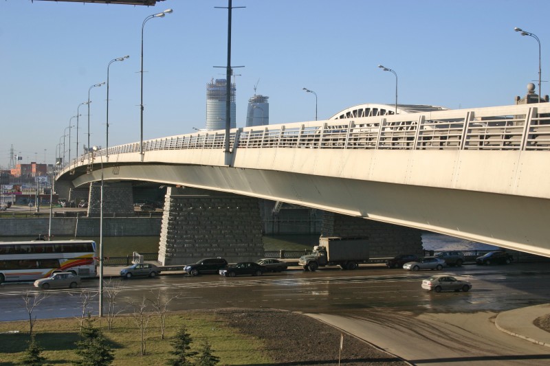 Krasnoluzhsky Road Bridge 