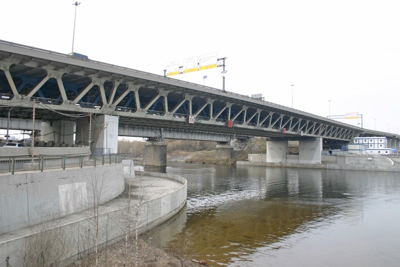 Dorogomilovsky Road Bridge crossing Moskva River in Moscow 