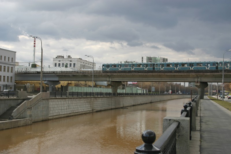Metro bridge across Yauza river in Moscow 