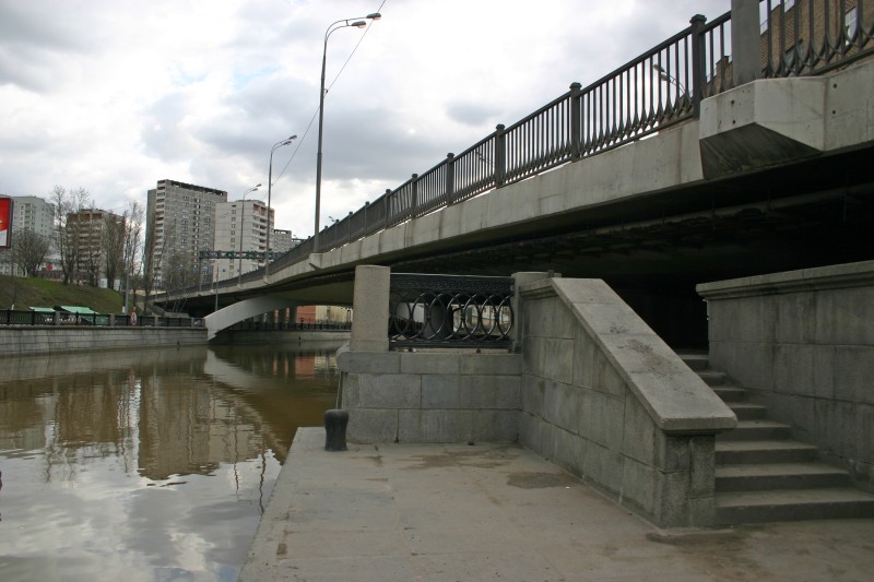 The Third Ring bridge across Yauza river, Moscow 
