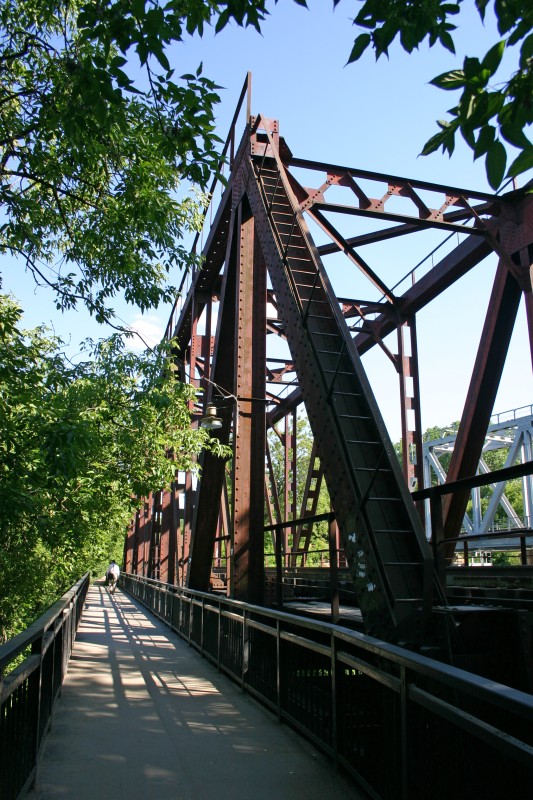 Skhodnensky Rail Bridge crosses Skhodny-river 