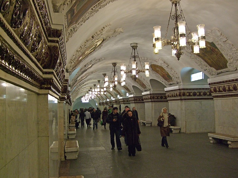 Metrobahnhof Kiewskaja (Arbatsko-Pokrowskaja), Moskau 