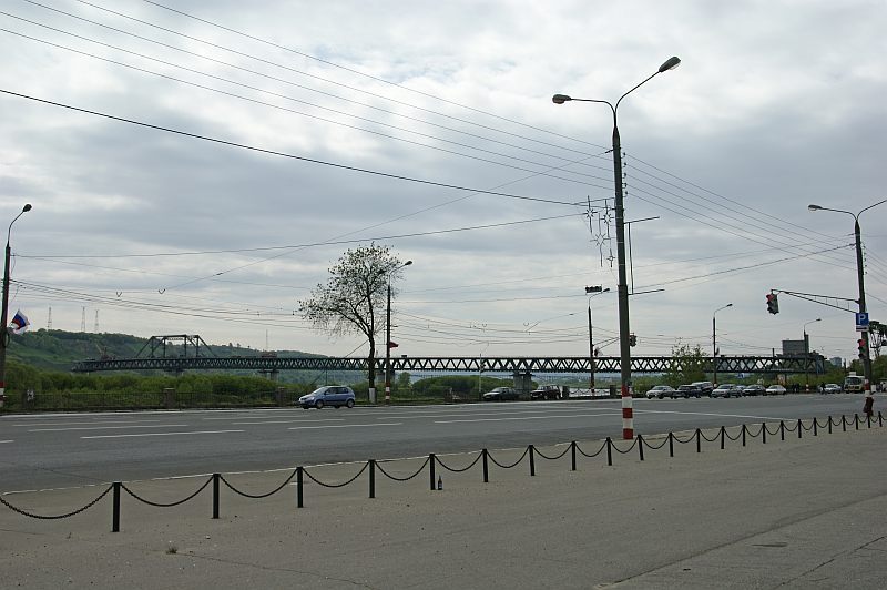 Media File No. 111691 Nizhnegorodsky Metro Bridge crosses Oka river,Nizhny Novgorod, Nizhny Novgorod Oblast, Russia, begin 1992 1300m top level autoroad, low level metro