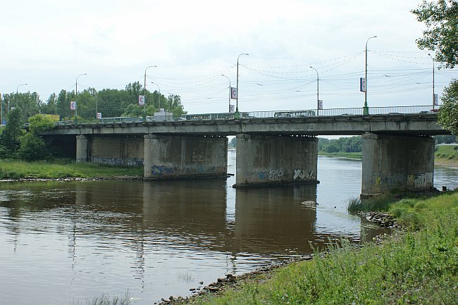 Pont routier sur le Kotorosl (M8) 