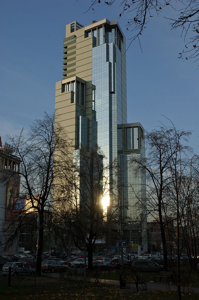 Sokolinaya gora Business-Centre (2007) in Moscow, Semenovskay square 