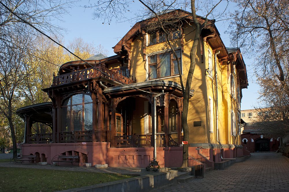 Nosov Mansion arch. Lev Nikolaevich Kekushev, 1903, Moscow. Wooden house 
