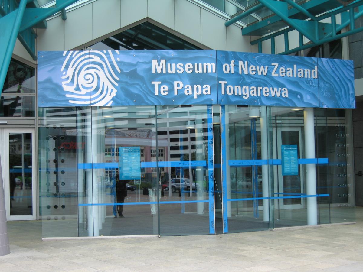 Te Papa Tongarewa, Wellingtonl'entrée principale (face au sud) 