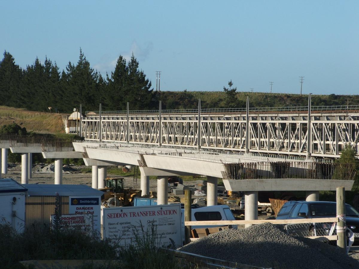 Two lane concrete bridge to replace old Awatere Road/Rail Bridge 