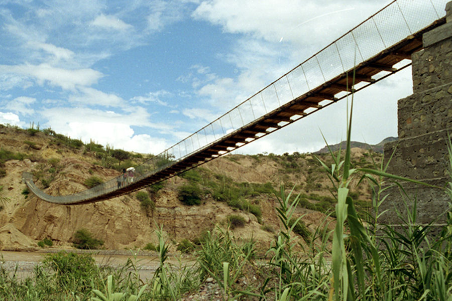 Fußgängerbrücke in Chaypara, Peru 