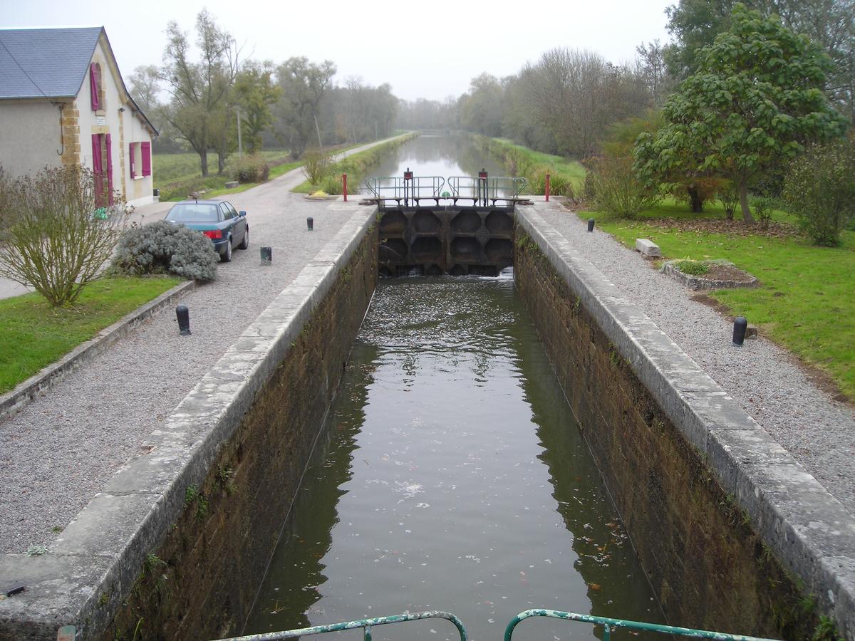 Nivernais Canal - Lock no. 26 at Sauzay 