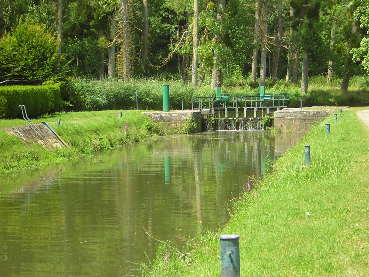 Canal de l'Ourcq - écluse de Mareuil-sur-Ourcq 