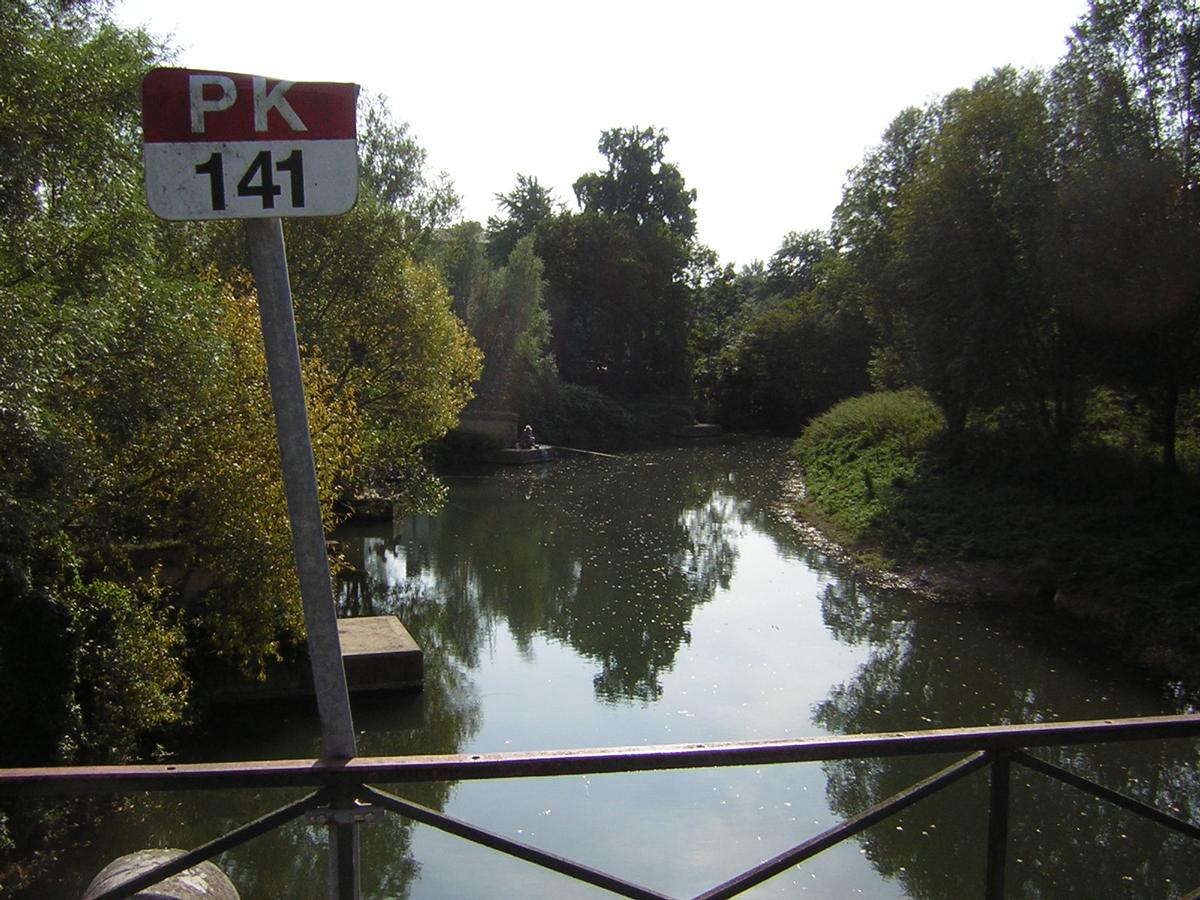 Bridge of the Chalifert Canal at Condé-Sainte-Libiaire 