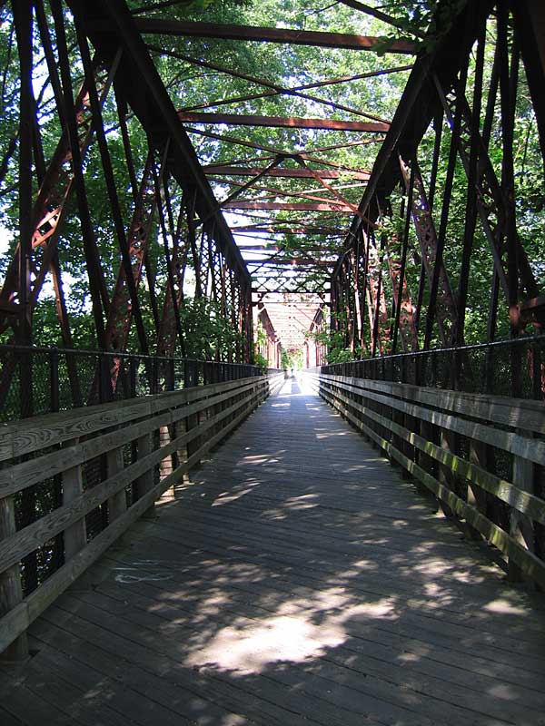 Norwottuck rail trail bridge 