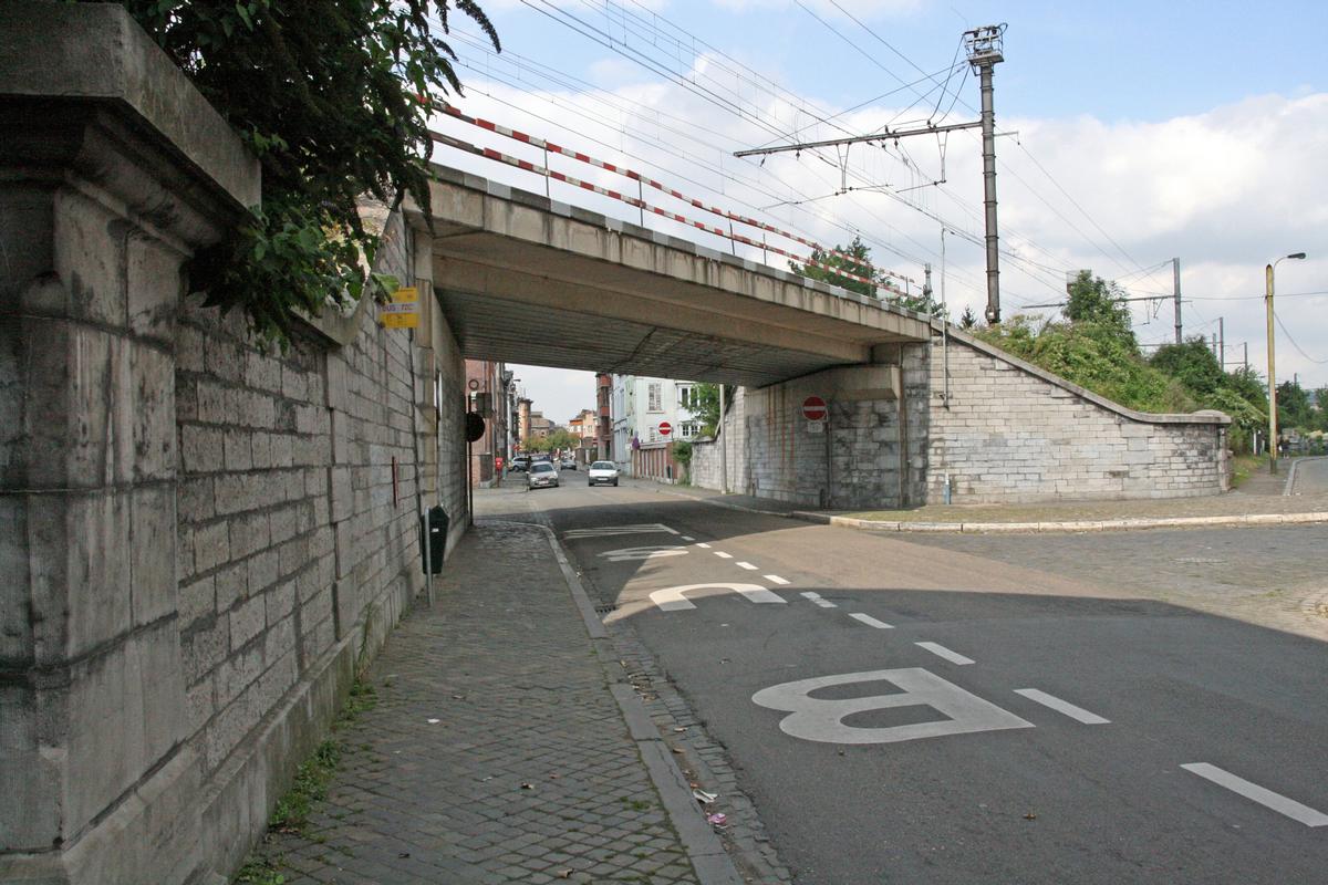 Liège - Eisenbahnbrücke üver die Rue des Vennes 