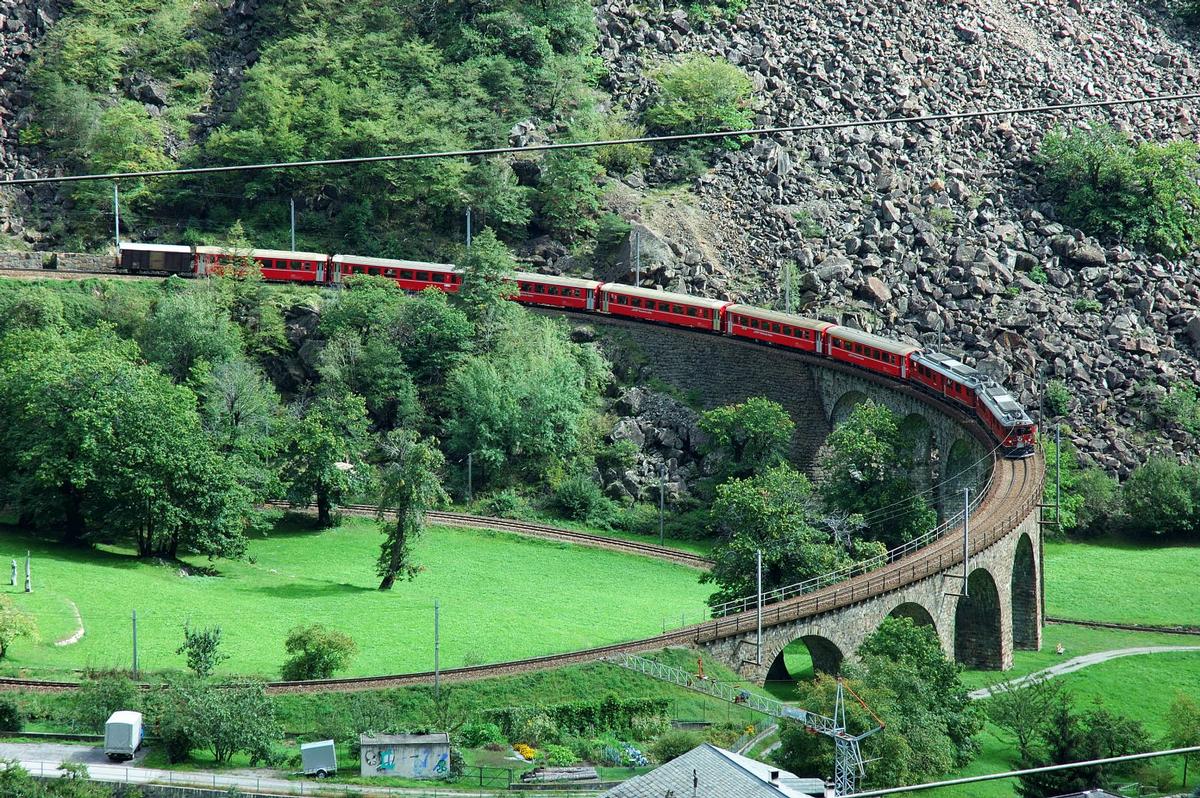 Viaduc hélicoïdal de Brusio, ligne de la Bernina 