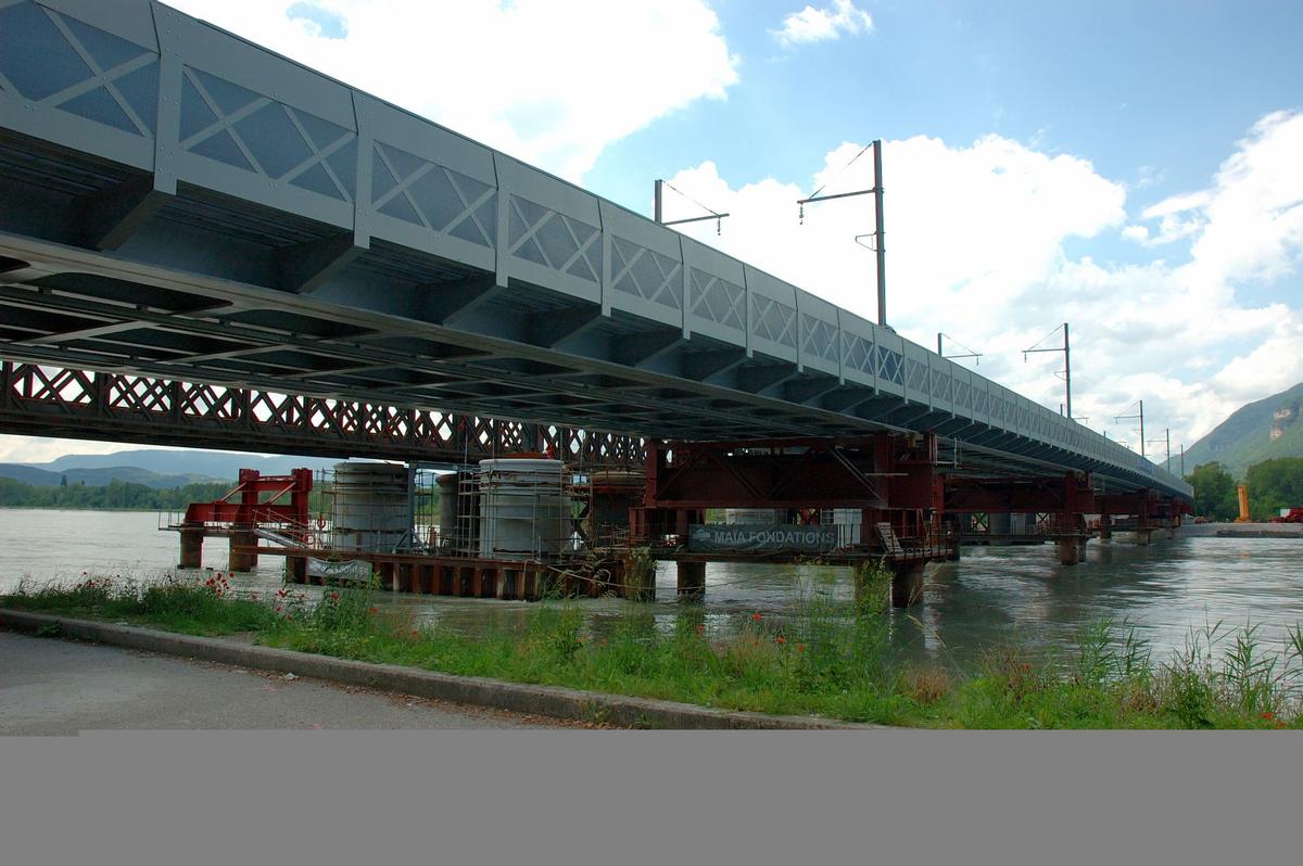 Pont de Culoz (entre Culoz et Vions) - Nouveau pont lancé sur les piles provisoires en amont 