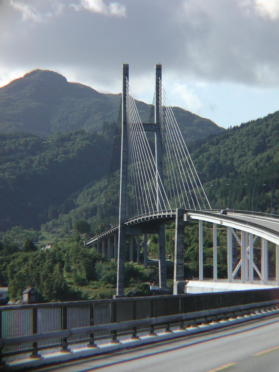 Pont haubané de Nordhordland 