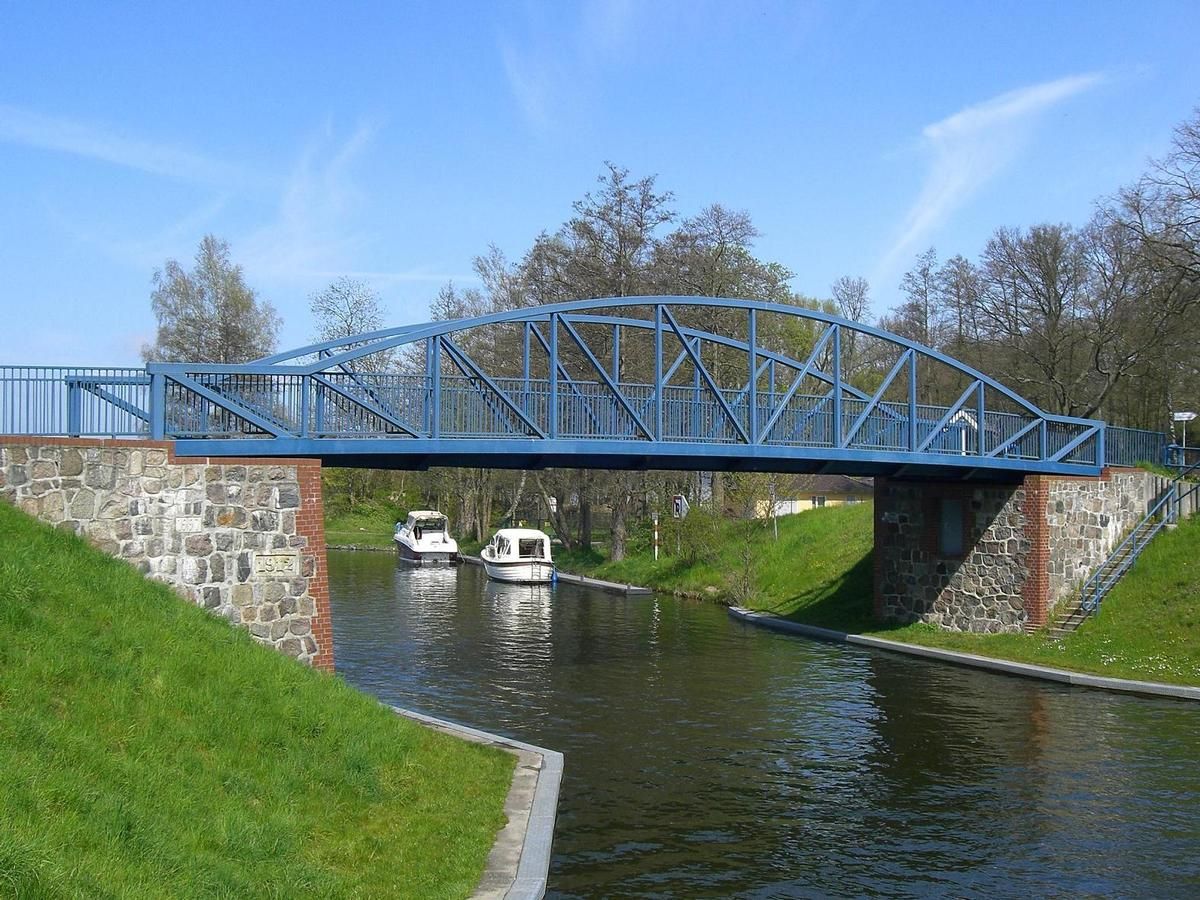 Müritz-Elde-Wasser-Straßenbrücke 