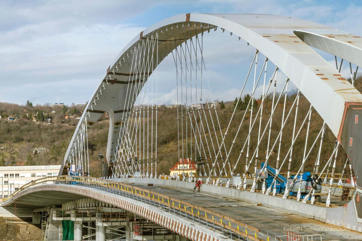 Trója-Straßenbrücke 