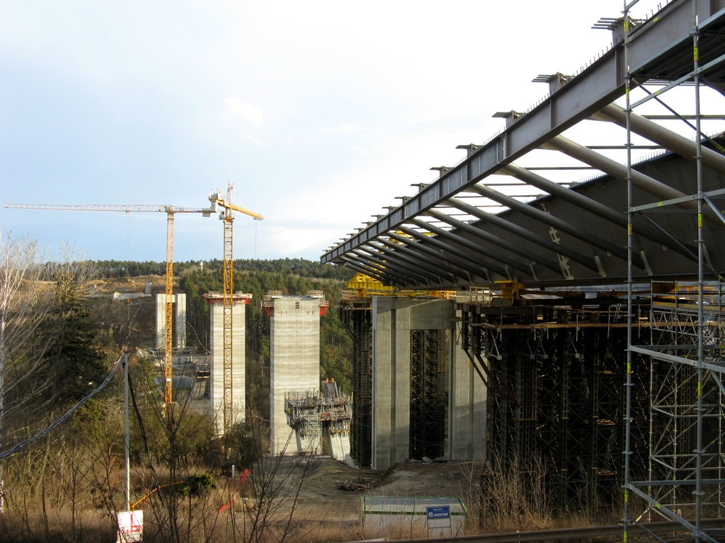 First sections of the Lochkov motorway bridge crossing the Lochkov valley local road 