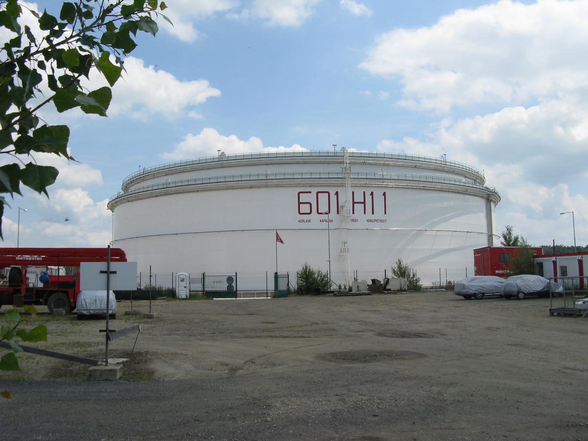 Réservoirs de pétrol H11 et H12 