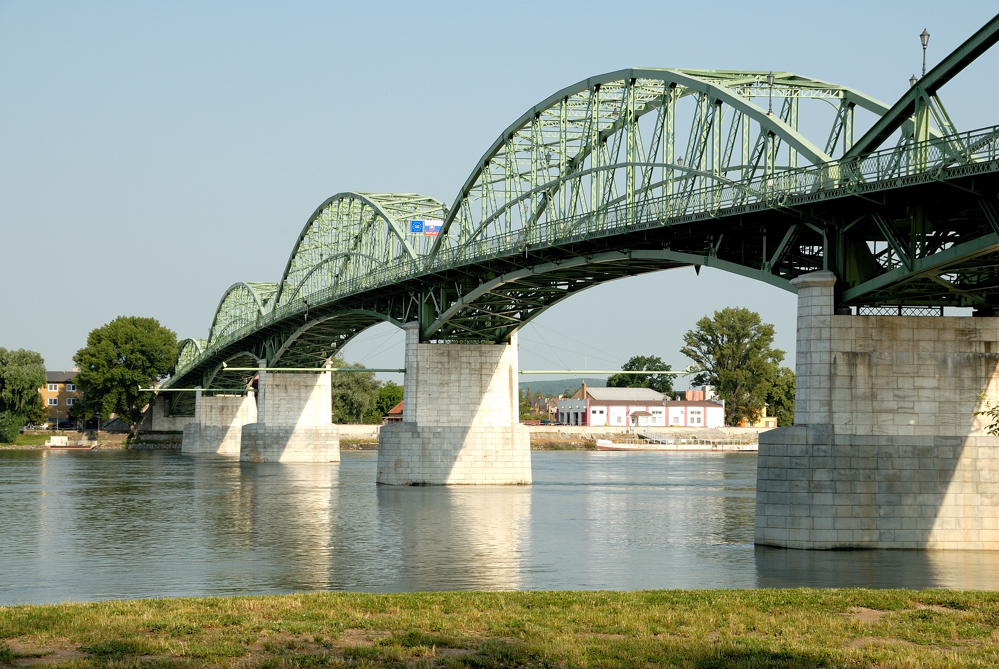Mária-Valéria-Brücke in Esztergom 