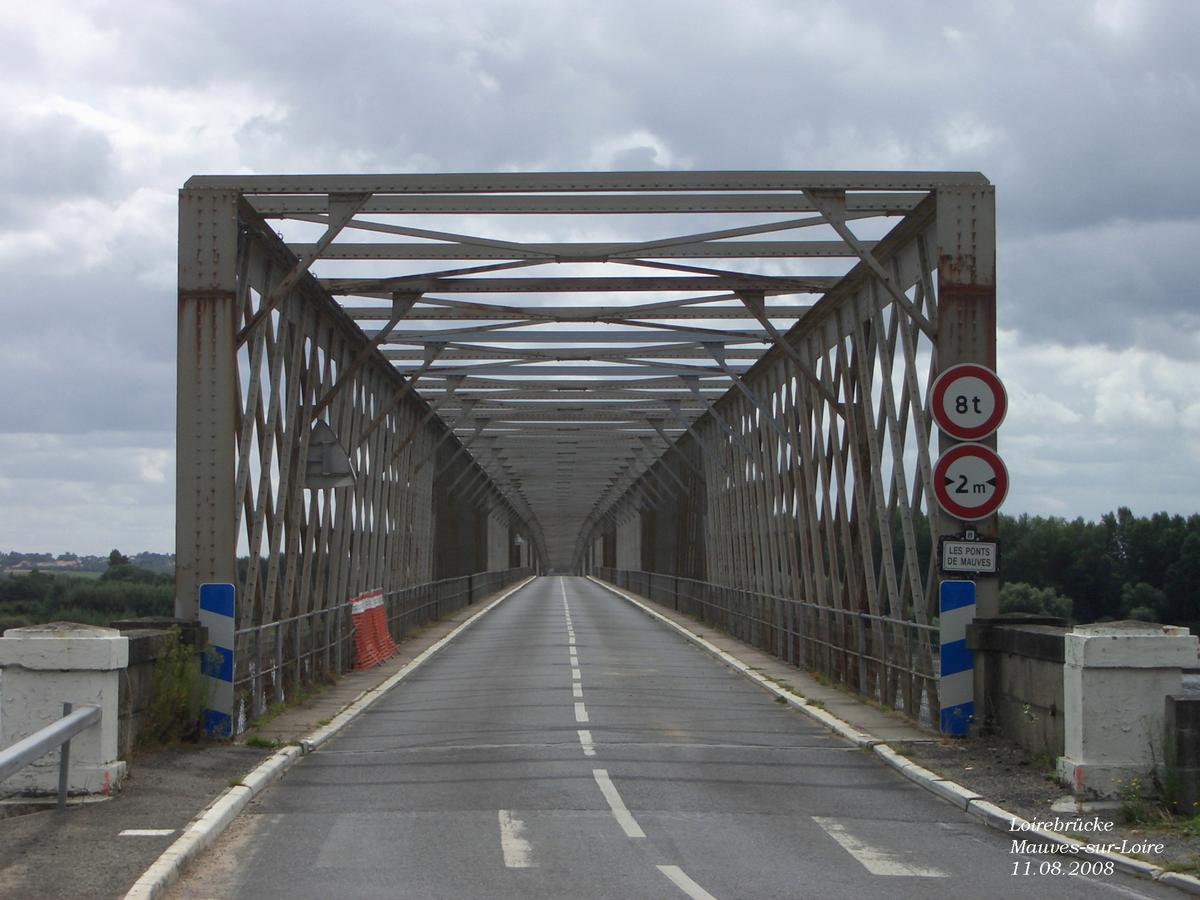 Mauves-sur-Loire Bridge 