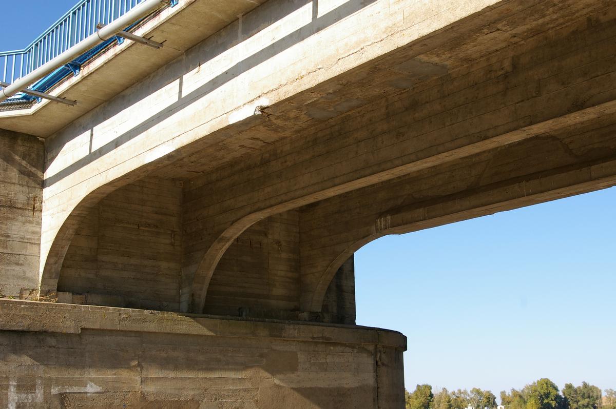Pont routier de Muides-sur-Loire 