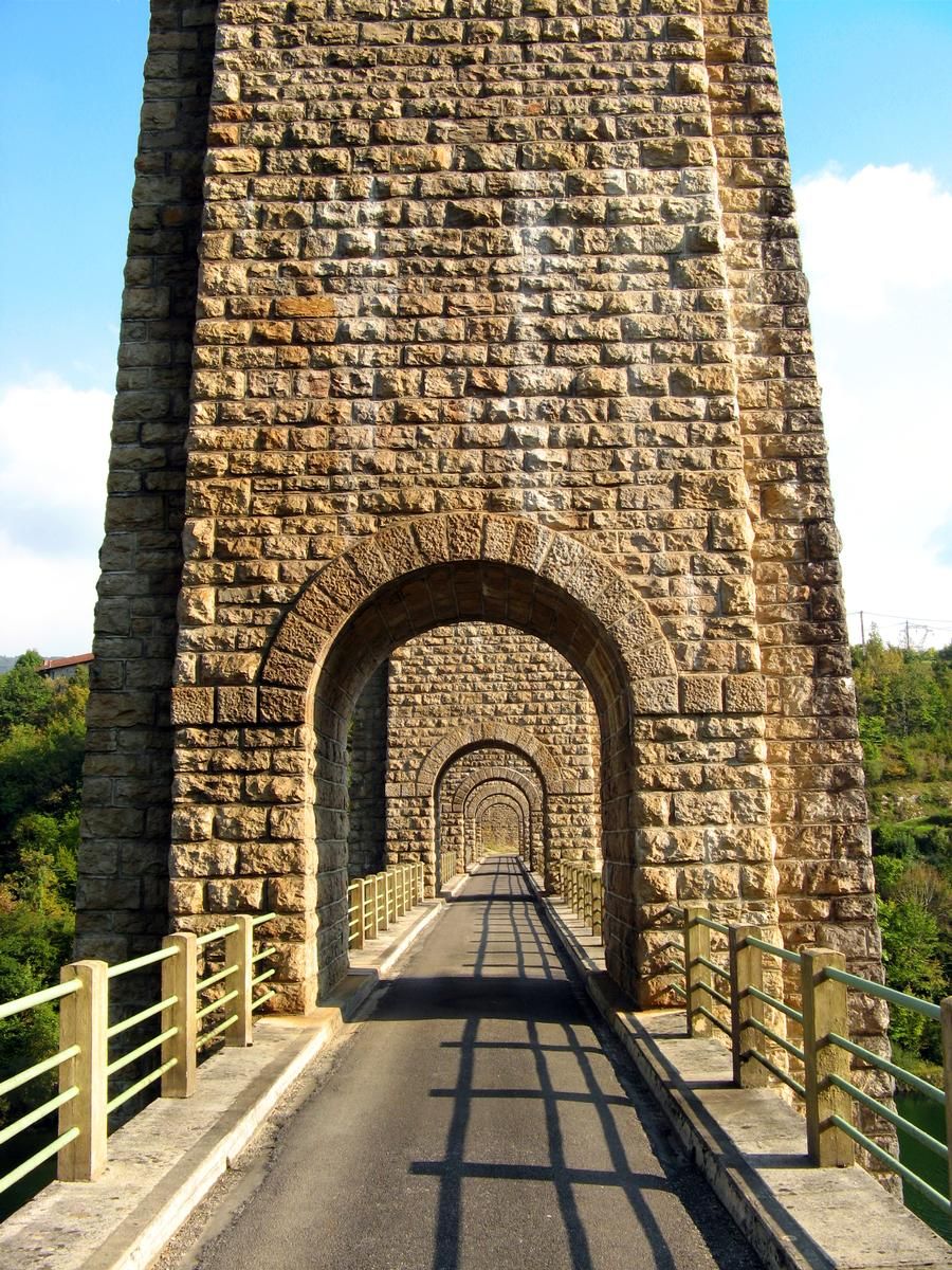 Cize-Bolozon Viaduct 