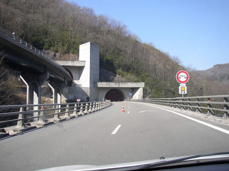 Tunnel de Chatillon dans le sens Genève - Bourg-en-Bresse 