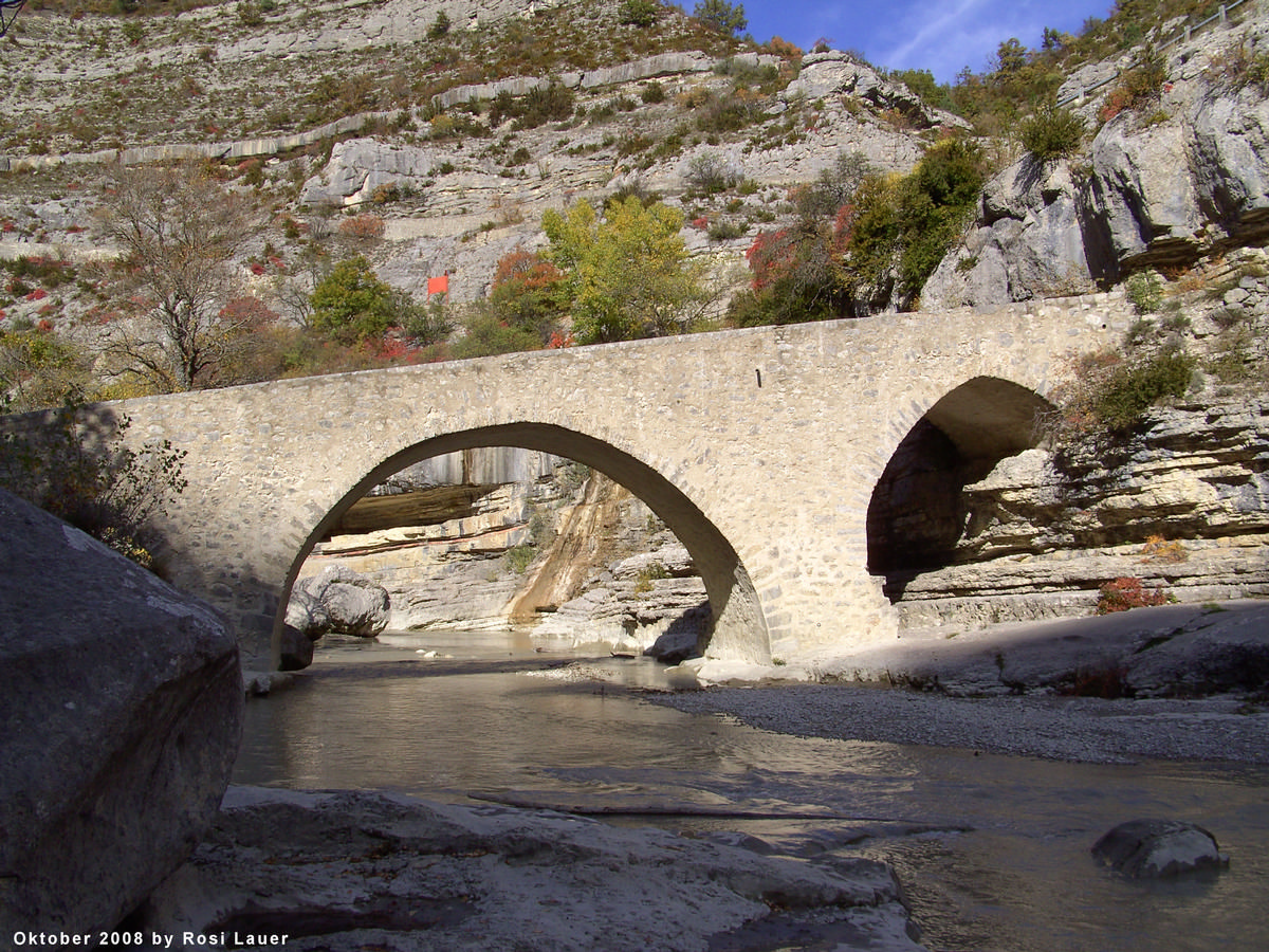 Mittelalterliche Brücke von Antonaves 