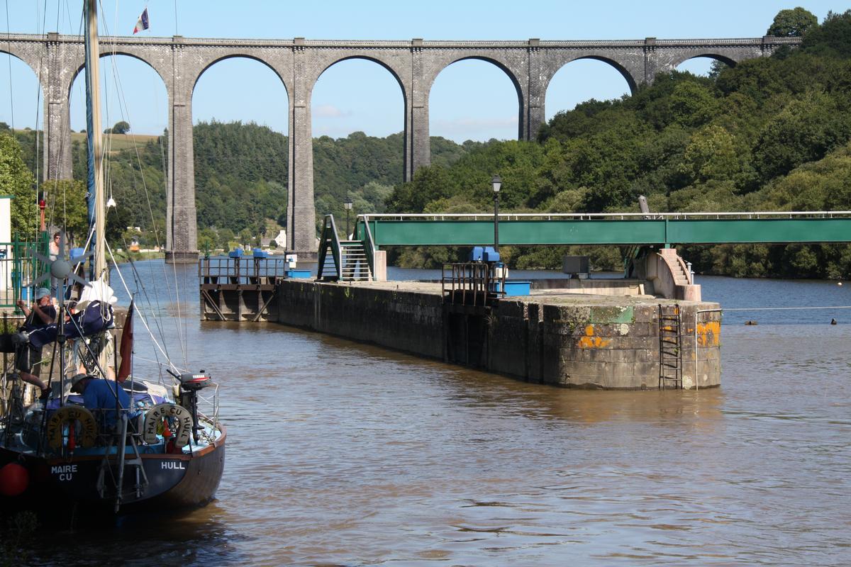 Port-Launay Viaduct 