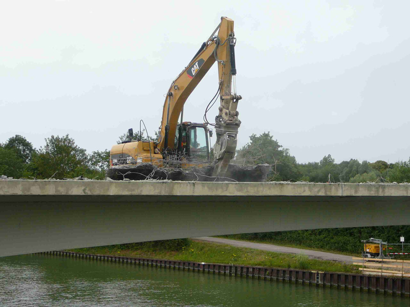 Dinslakener Strasse Bridge 