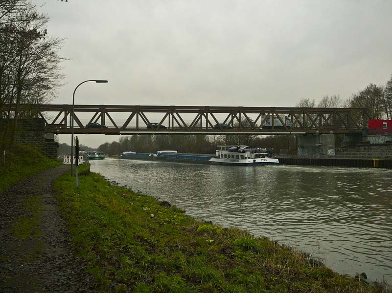 Krudenberger Landstr. Brücke WDK-km 12,240_Die Behelfsbrücke in Hünxe ist fertig und befahrbar 