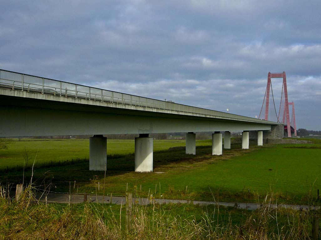 Rheinbrücke Emmerich Rheinkilometer 853,2 
