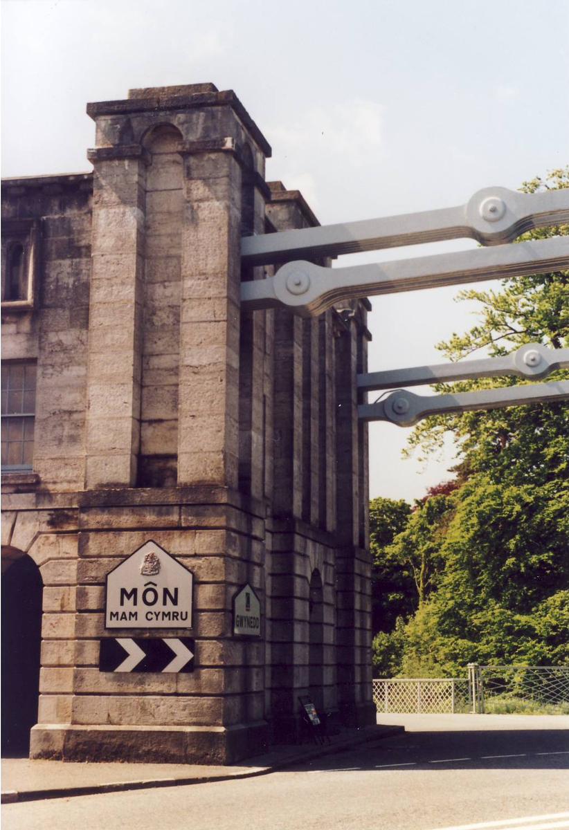 Pont du détroit de Menai 