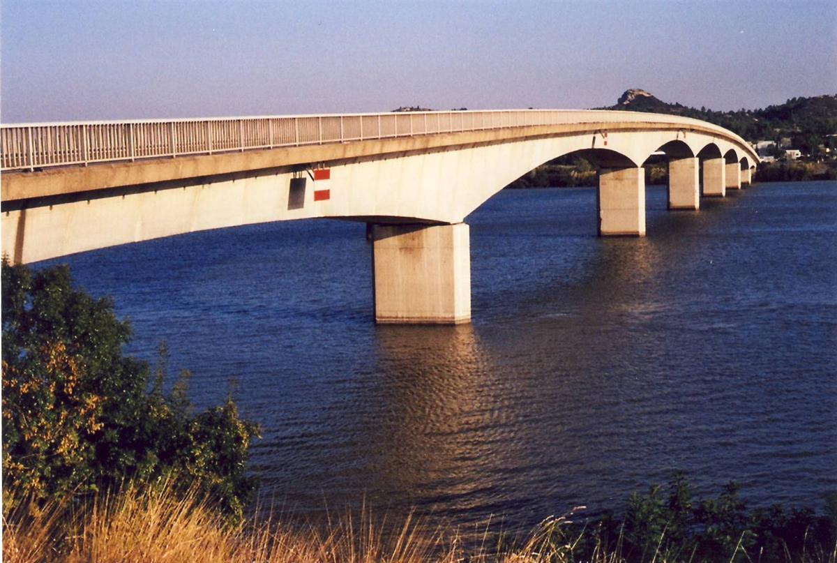Aramon-Brücke 