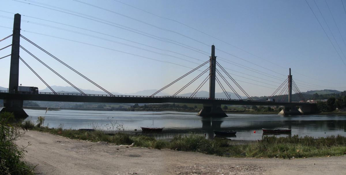 Viaducto sobre la ría del Asón 