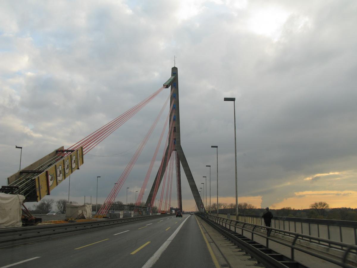 Düsseldorf, Fleher Brücke, Seilaustauscharbeiten 