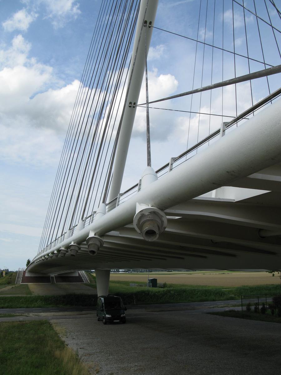 Nieuw Vennep, Harp Brug 