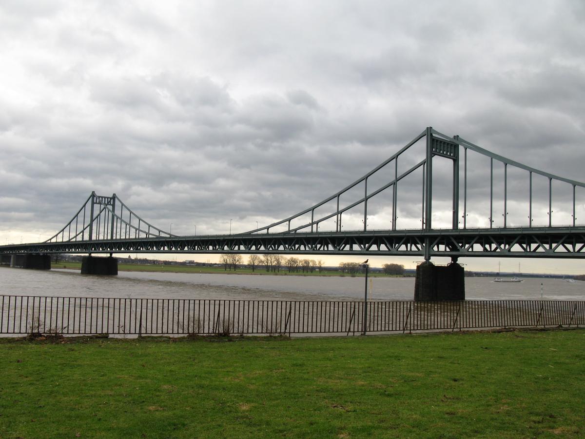 Krefeld, Uerdinger Brücke 