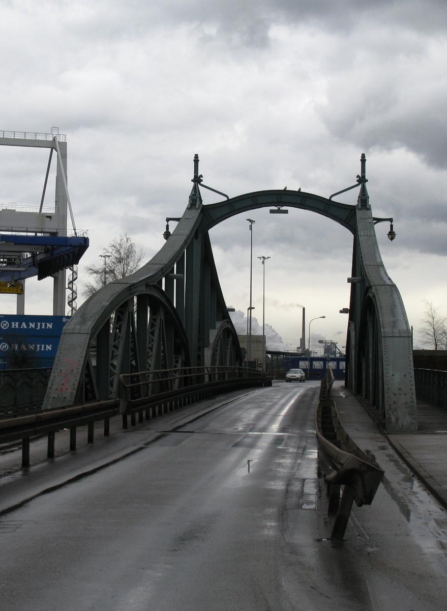 Krefeld-Linn, Hafendrehbrücke 