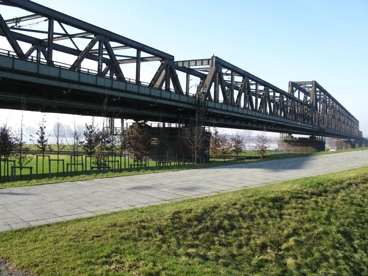 Duisburg-Hochfeld, Eisenbahnbrücke, 1927 
