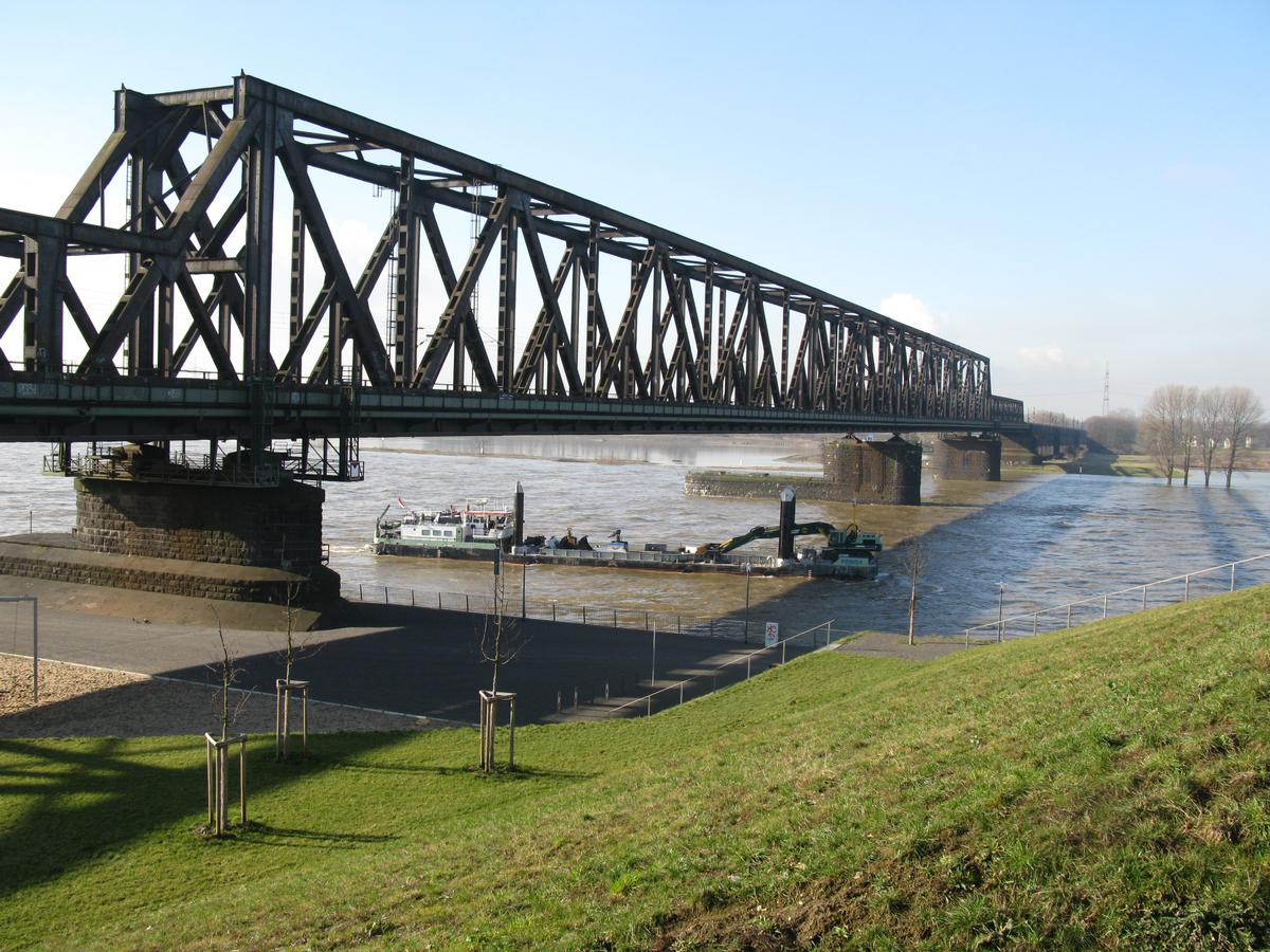 Duisburg-Hochfeld, Eisenbahnbrücke, 1927 