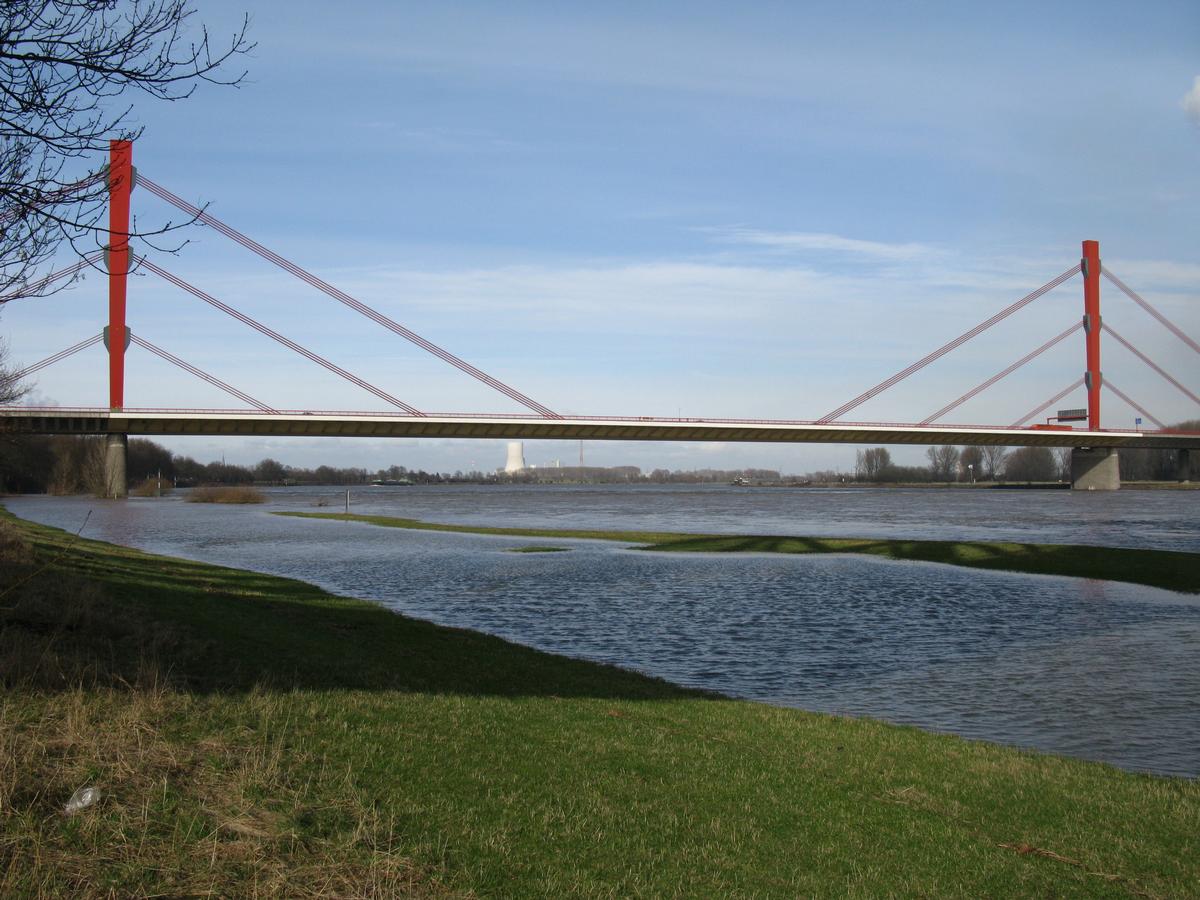 Duisburg, Beeckerwerther Brücke (A42) 