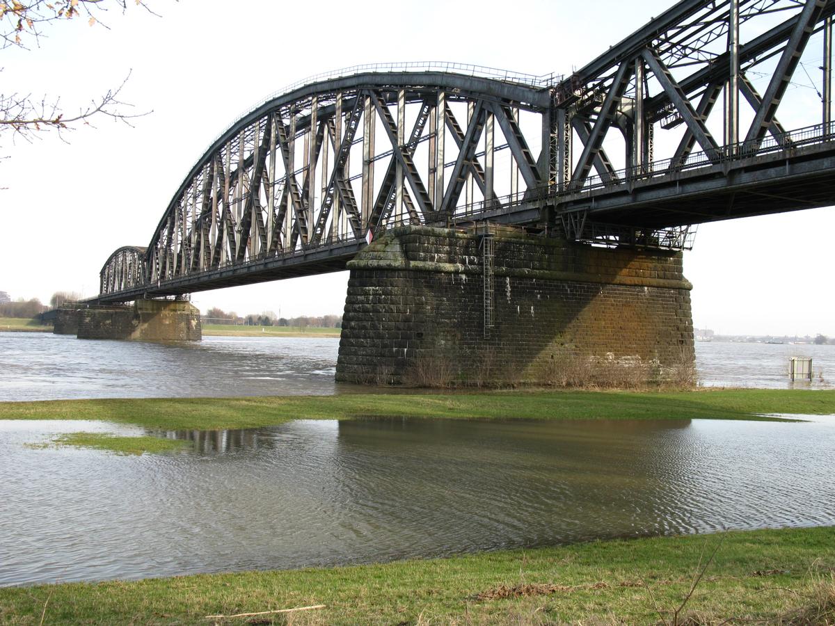 Duisburg, Haus-Knipp-Eisenbahnbrücke 