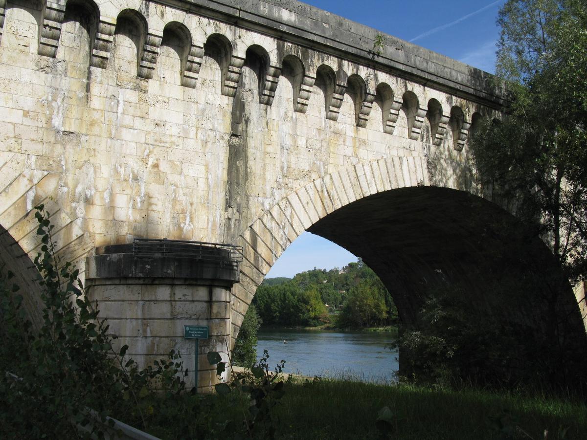 Agen Canal Bridge 