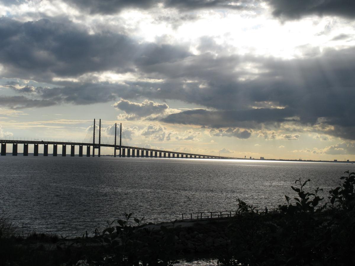Öresund-Brücke, vom Aussichtspunkt Malmö gesehen 